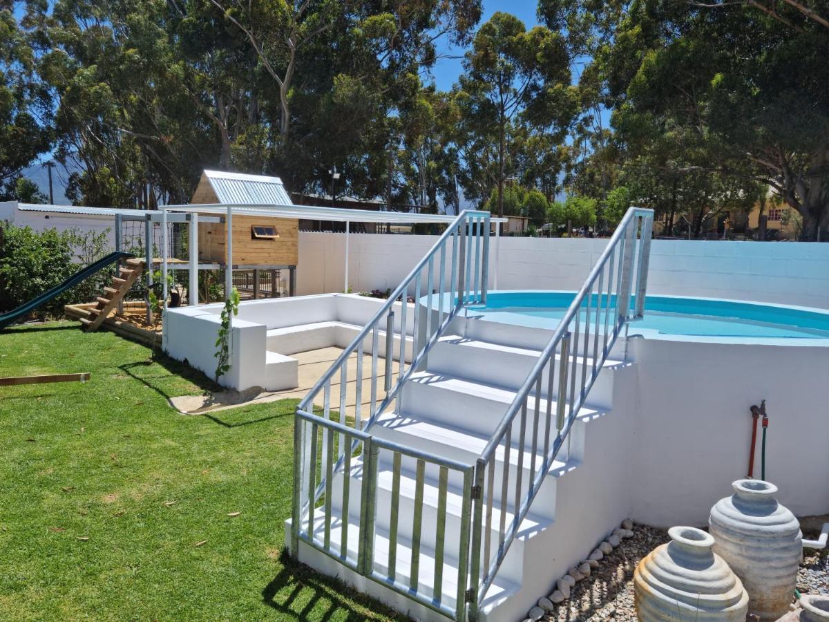 Greenhouse Accommodation ทุลบักห์ ภายนอก รูปภาพ