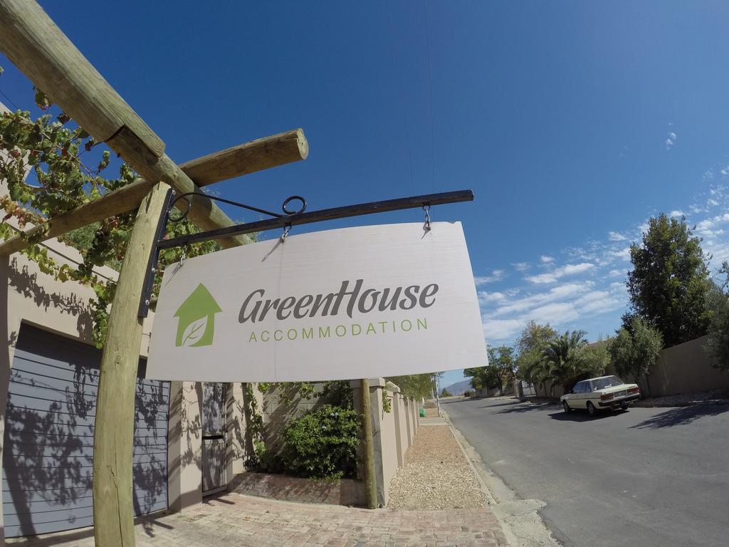 Greenhouse Accommodation ทุลบักห์ ภายนอก รูปภาพ